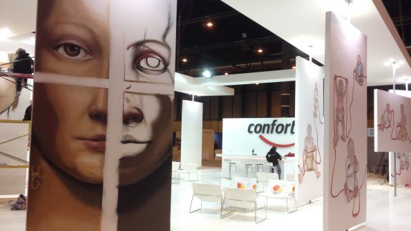 Stand Decor
