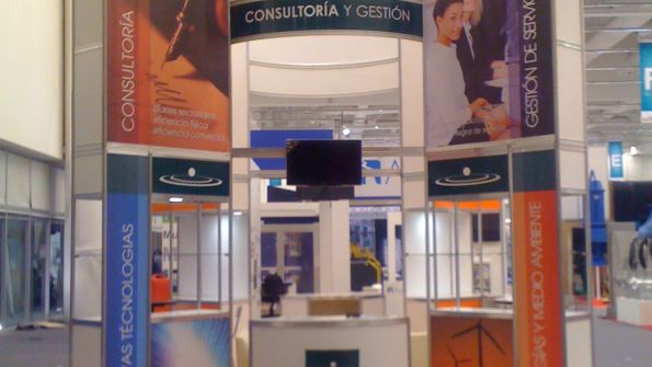Diseño de Stands OQ Mercadotecnia