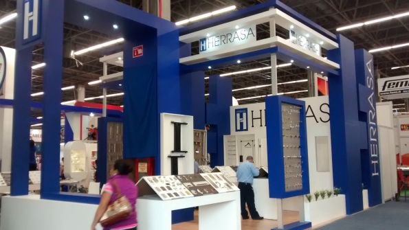 STAND PLUS