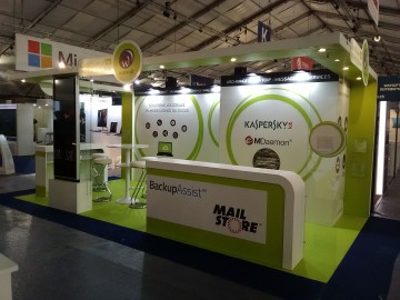 Stand Alger World Trade Center...
![