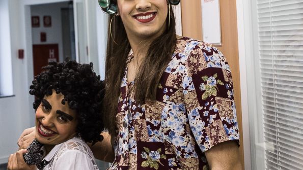 Posturar