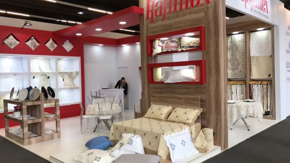 Art Planos stands
