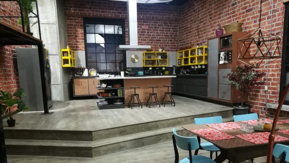 ESCENOGRAFIAS Y MONTAJES T.V.