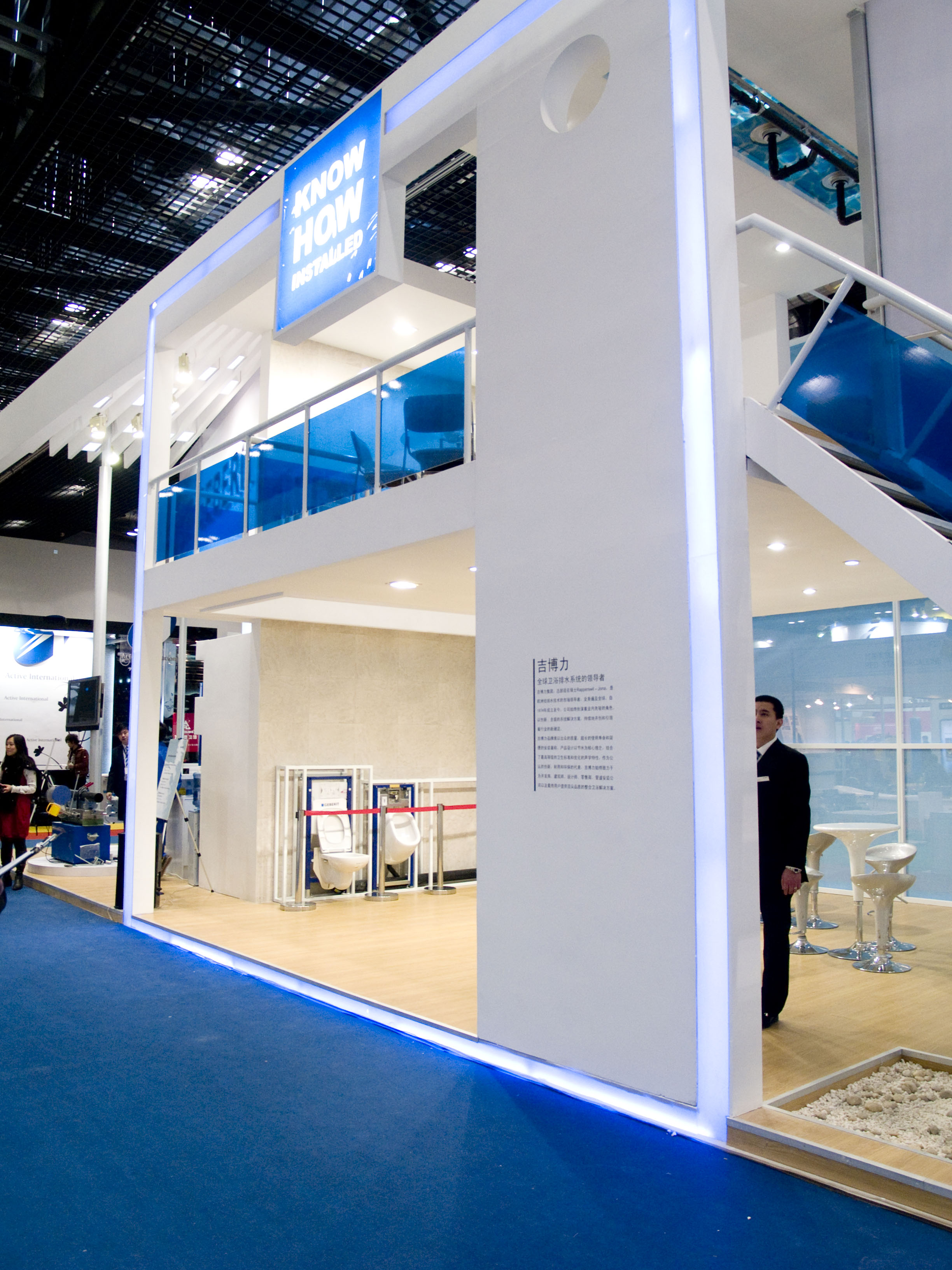 pusen: Customer Reviews, Stands and Services