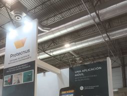 CREACTIVA stand fuera de serie